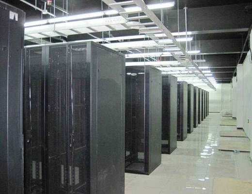 臺(tái)灣機(jī)房3.jpg